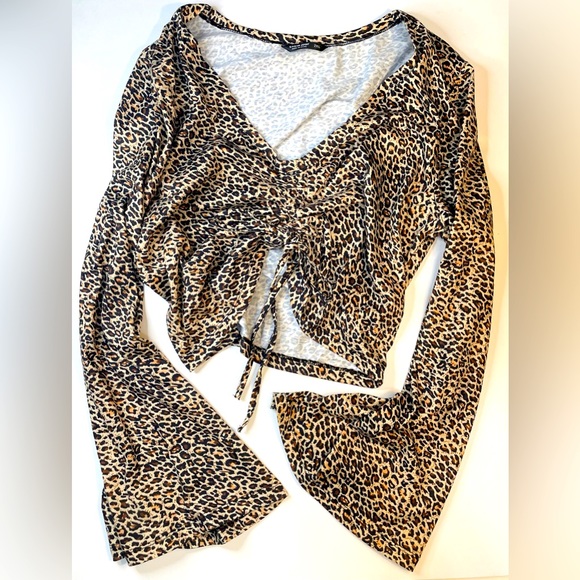 SHEIN Tops - Long sleeve cropped blouse. Leopard print